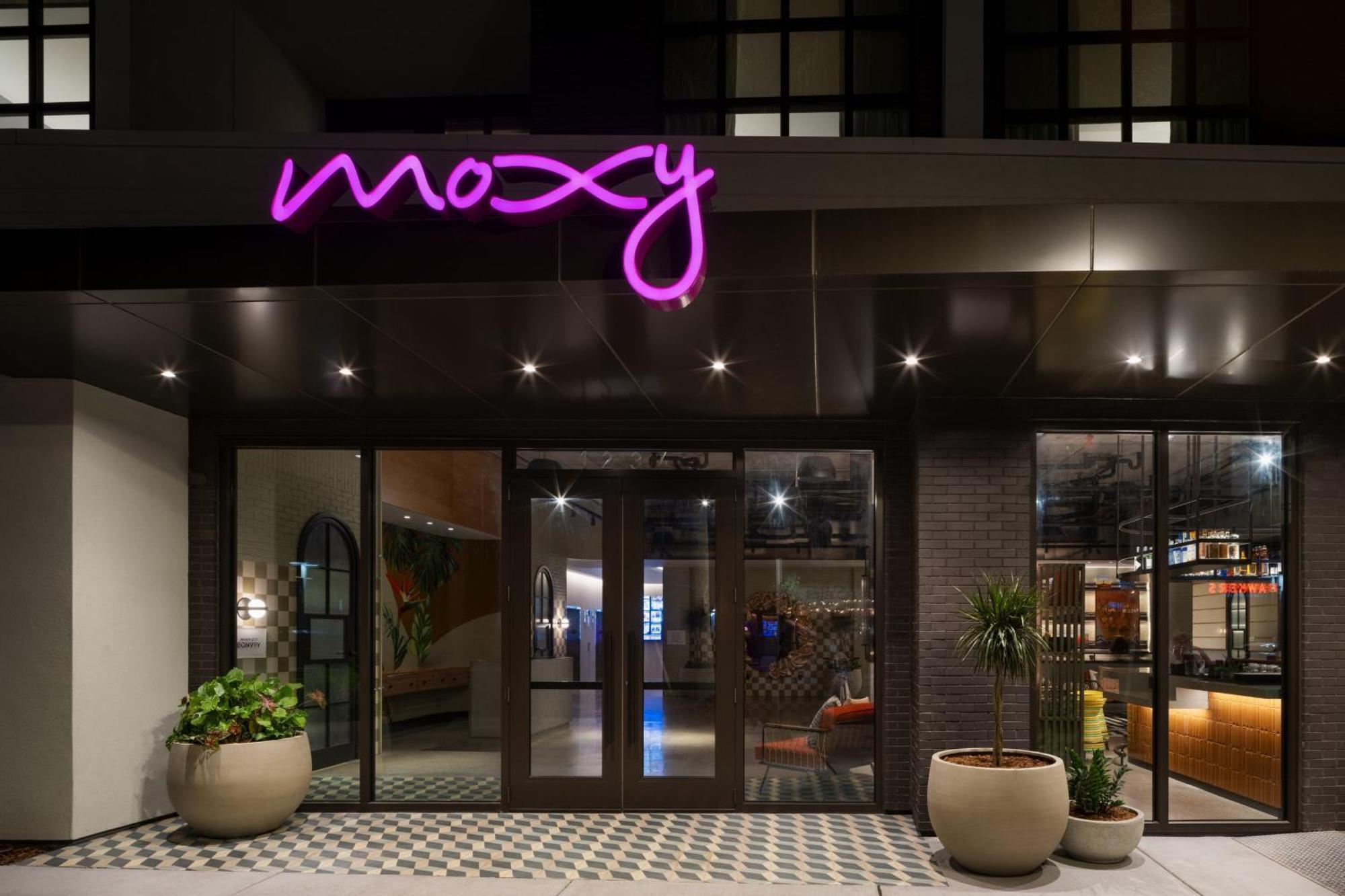 Moxy St. Petersburg Downtown Ξενοδοχείο Εξωτερικό φωτογραφία